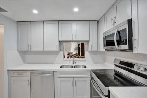 7850 W Mcnab Road Unit 101, Tamarac, FL MLS: R11042648