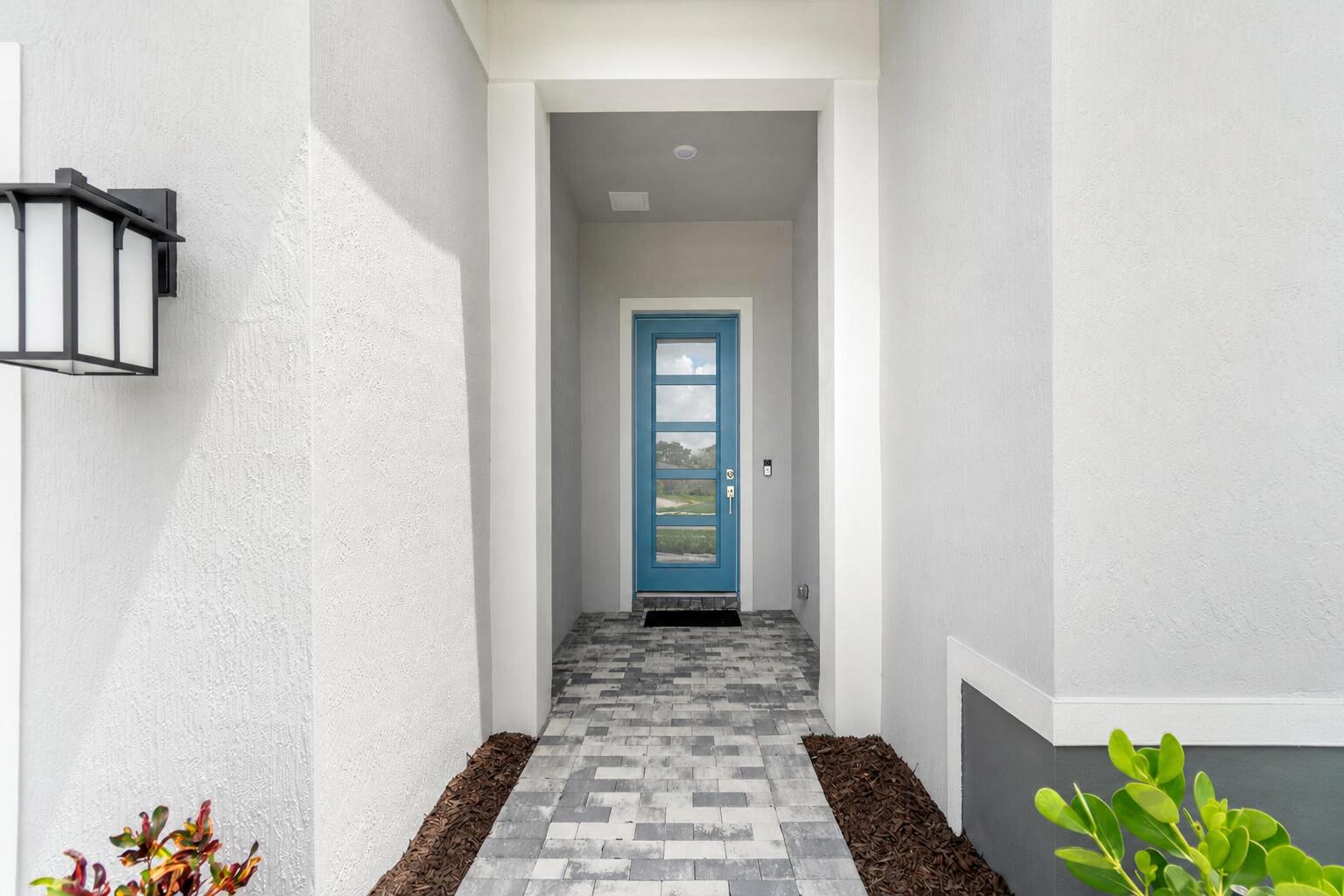 9195 Cape Honey Bee Lane Prestige 19