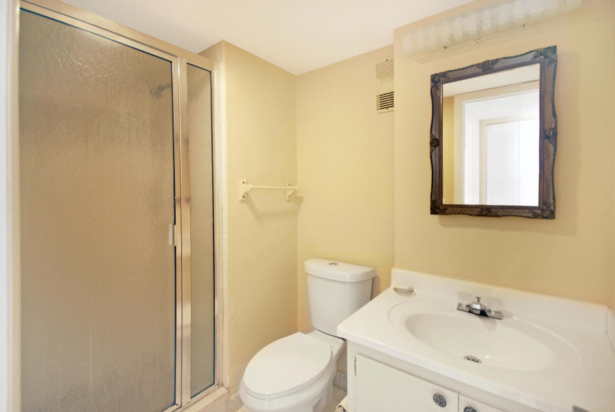 BREAKWATERS OF THE PALM BEACHES CONDO - Residential