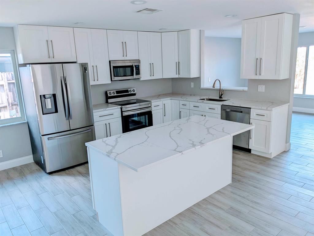 Photo of 1331 SW 26th Avenue Ave, Boynton Beach, FL 33426 (MLS # R10766320)