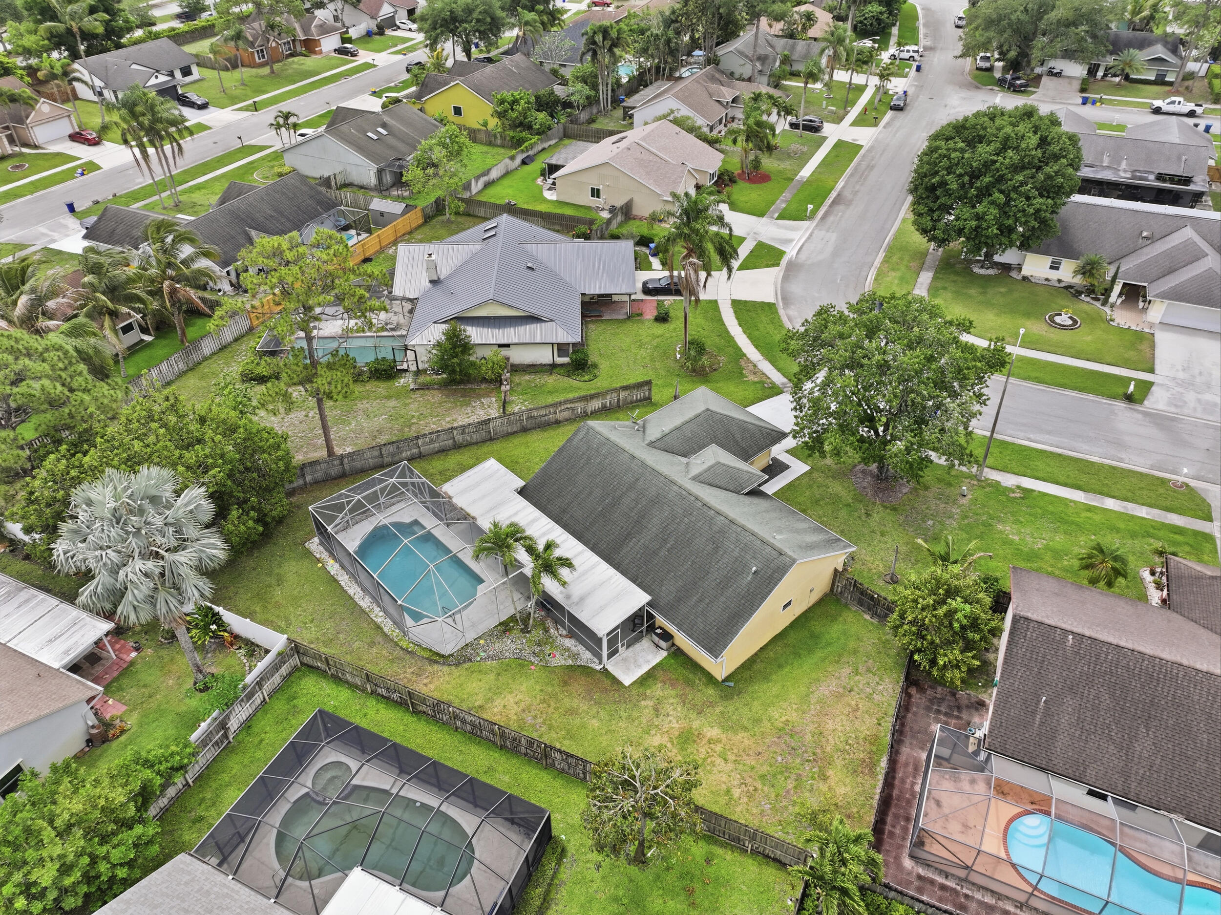 HUNTINGTON WOODS - Residential