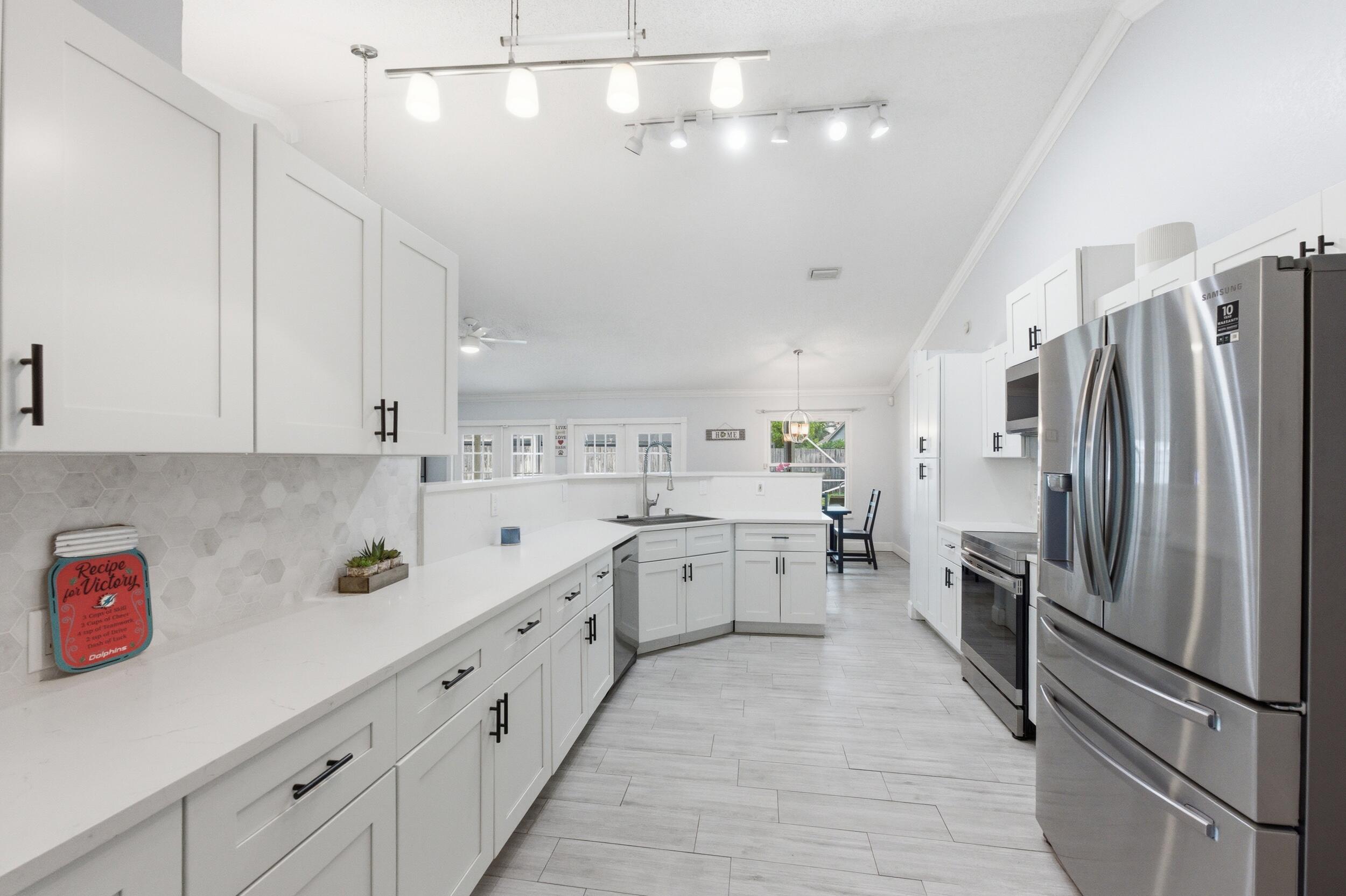 HUNTINGTON WOODS - Residential