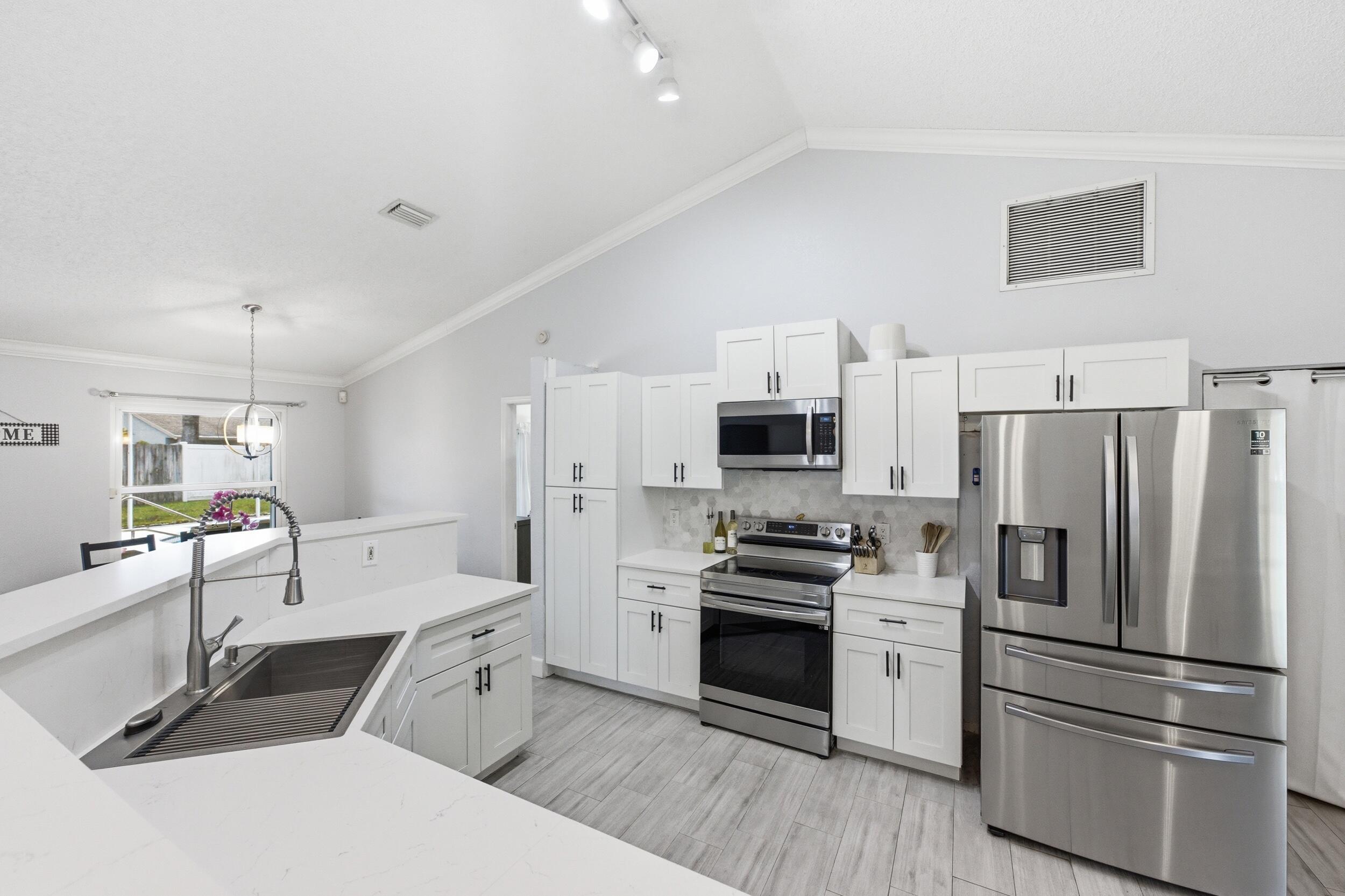 HUNTINGTON WOODS - Residential