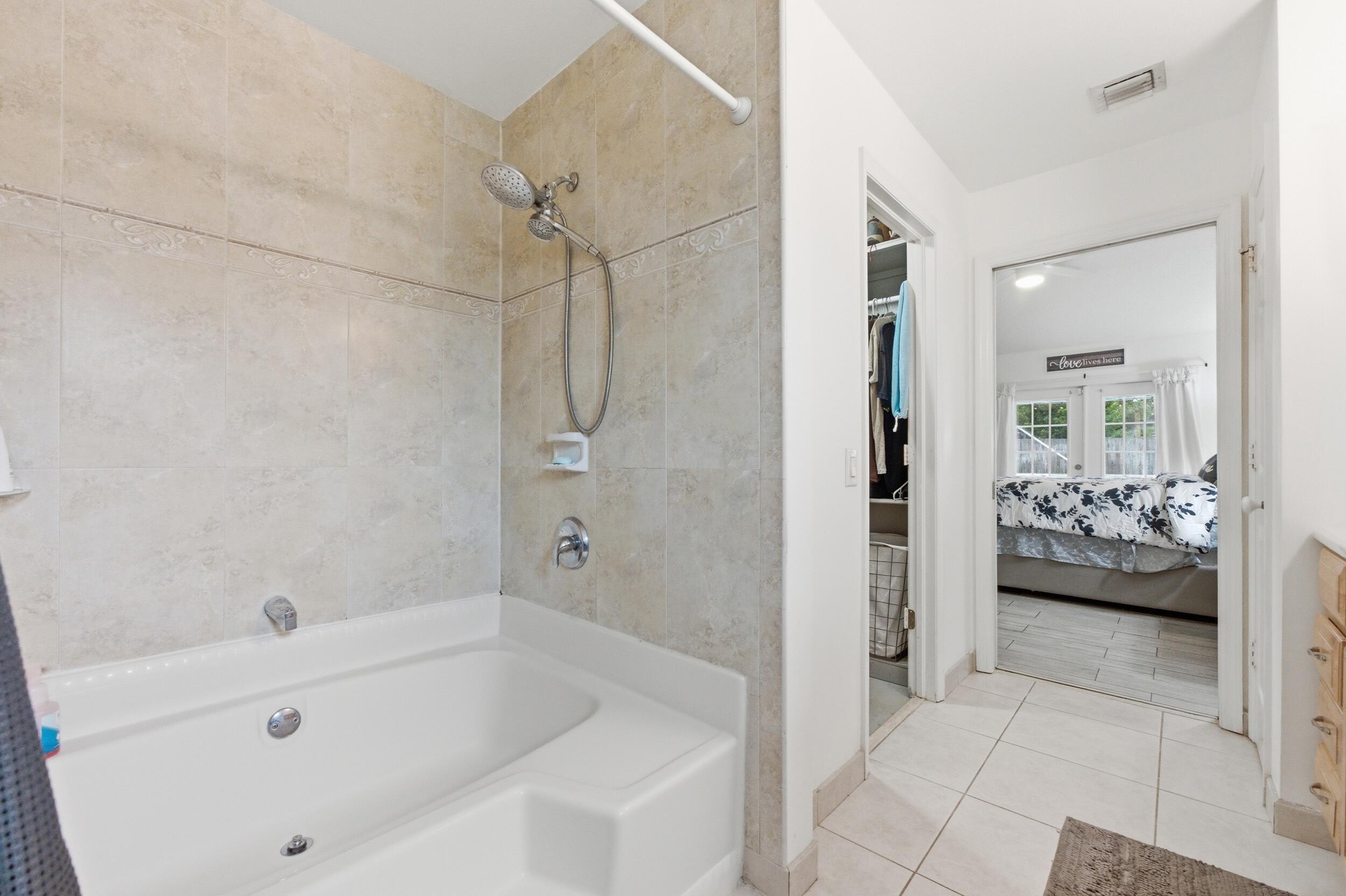 HUNTINGTON WOODS - Residential