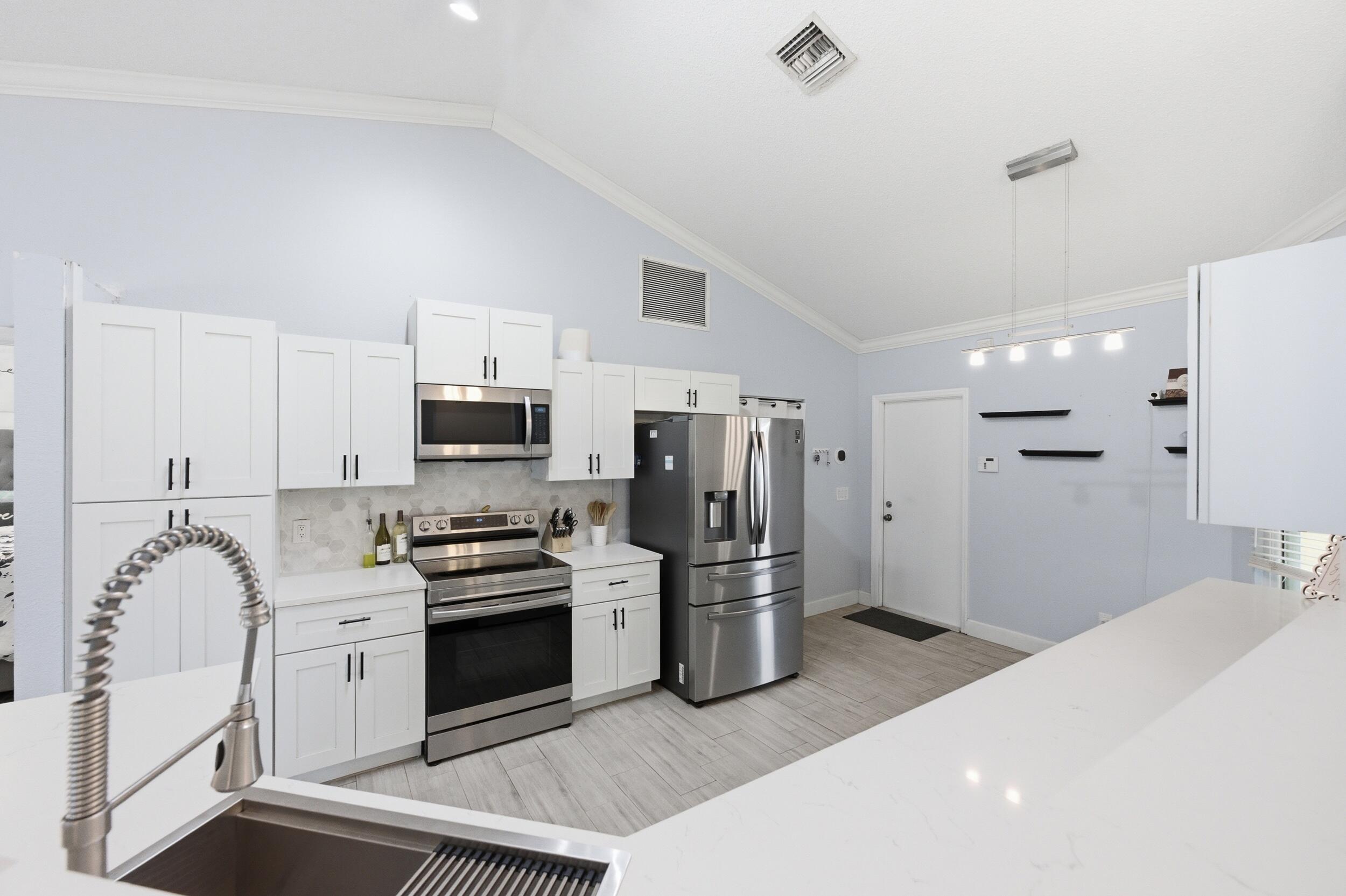 HUNTINGTON WOODS - Residential