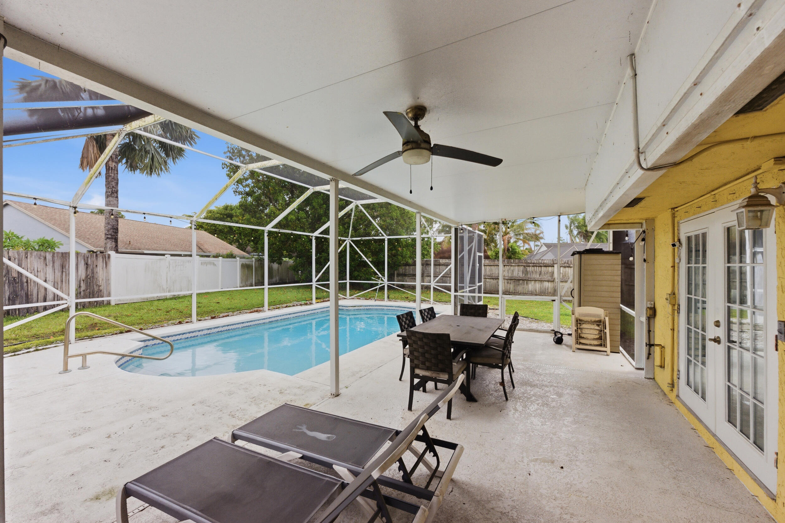 HUNTINGTON WOODS - Residential