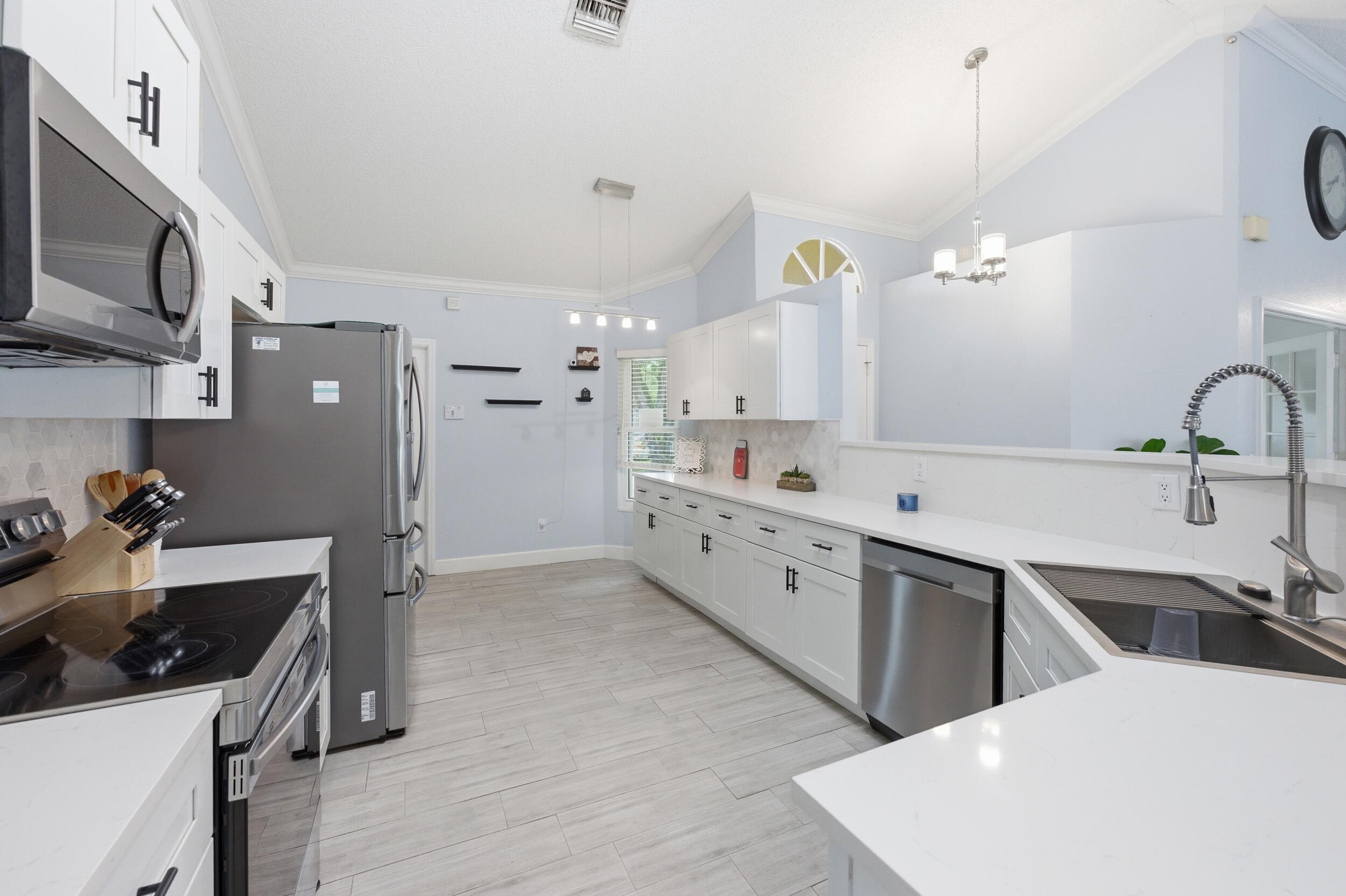 HUNTINGTON WOODS - Residential