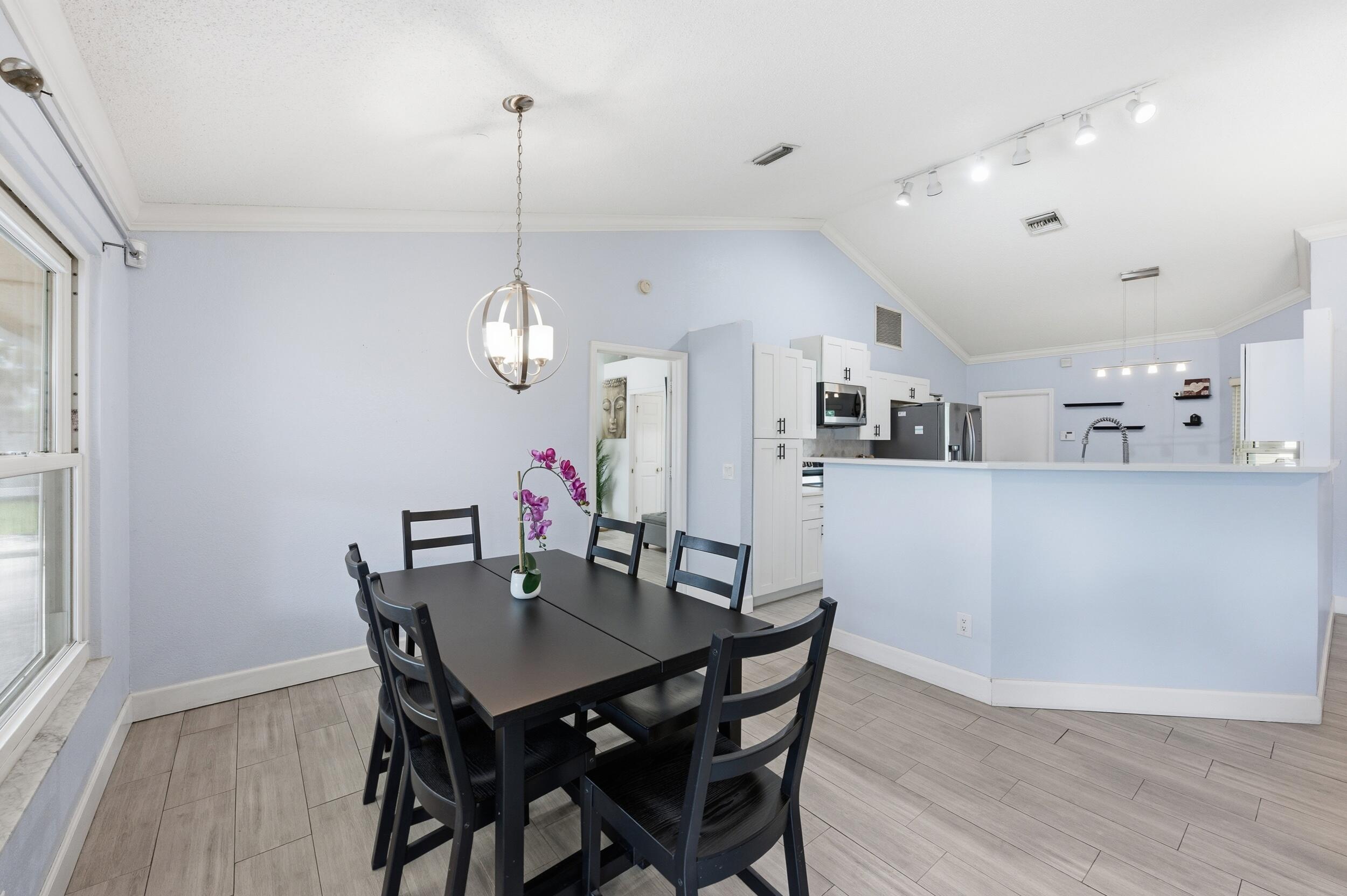 HUNTINGTON WOODS - Residential