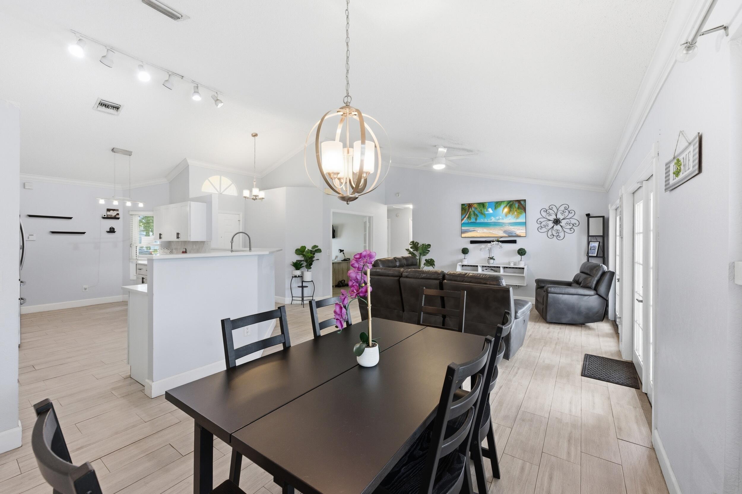 HUNTINGTON WOODS - Residential