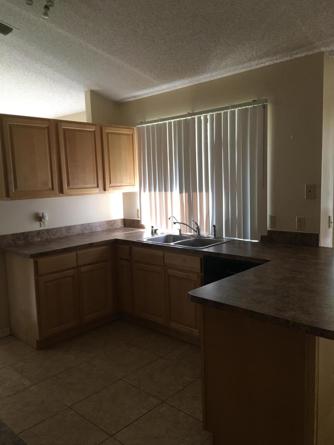 PORT ST LUCIE SECTION 7 - Residential Lease