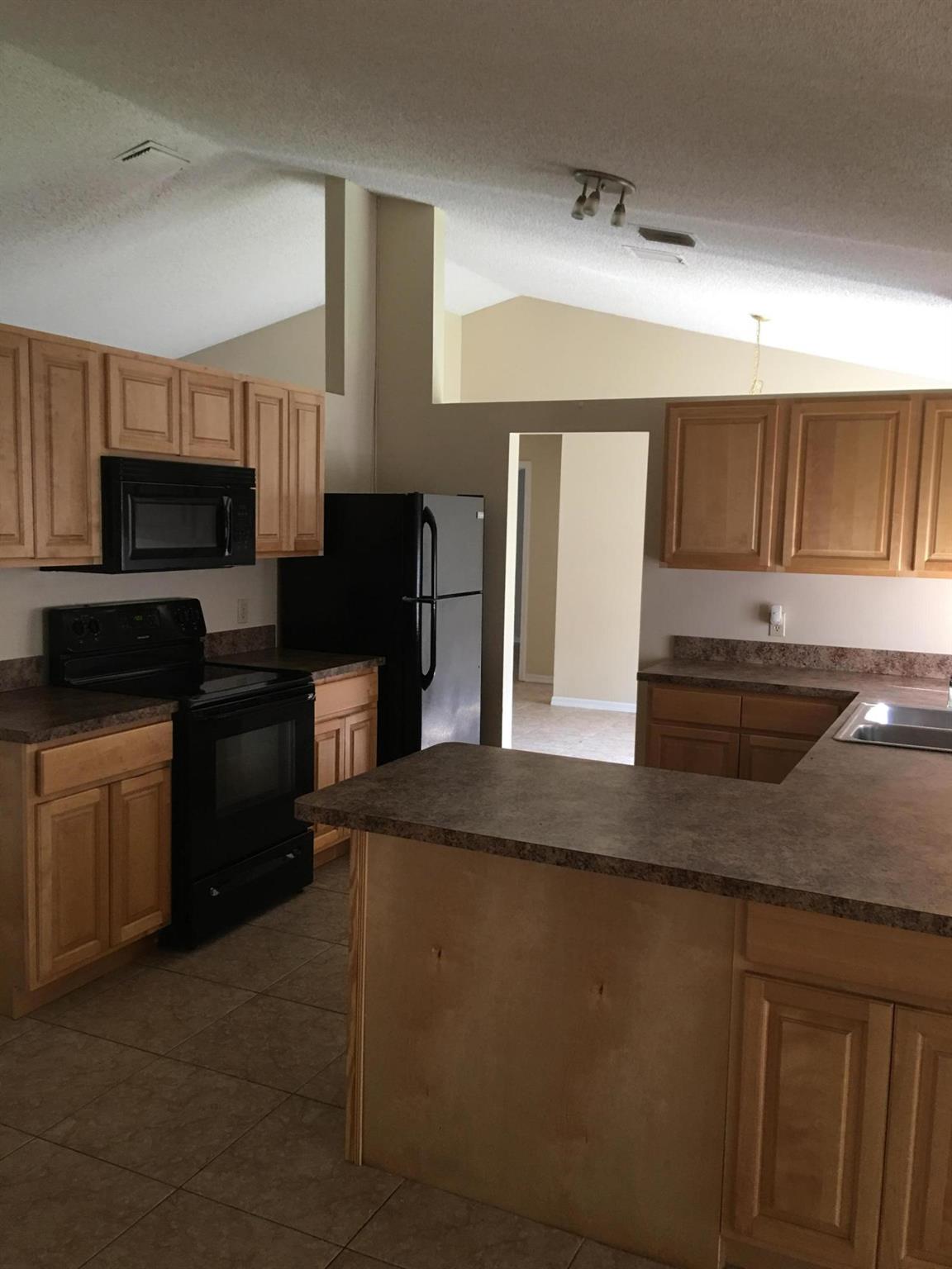 PORT ST LUCIE SECTION 7 - Residential Lease