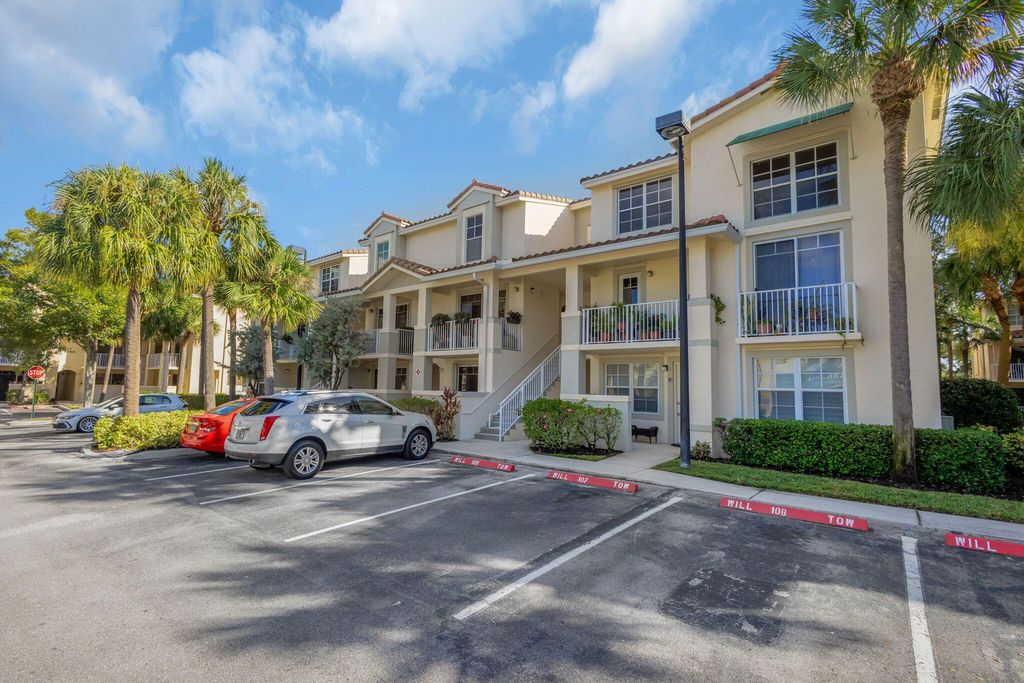 Photo of 4736 Chancellor Drive #11, Jupiter, FL 33458 (MLS # R11044667)