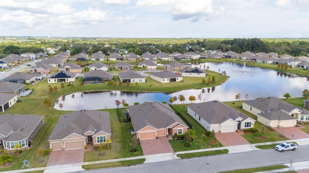 Photo of 6 52nd Square, Vero Beach, FL 32968 (MLS # R11144079)