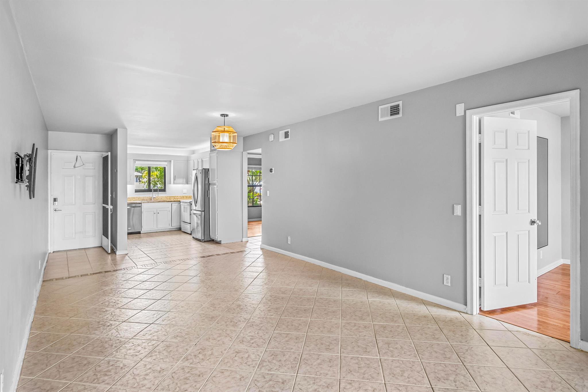 2600 Greenwood Terrace G110, Boca Raton, FL, 33431/$299,000 2 2600 Greenwood Terrace G110