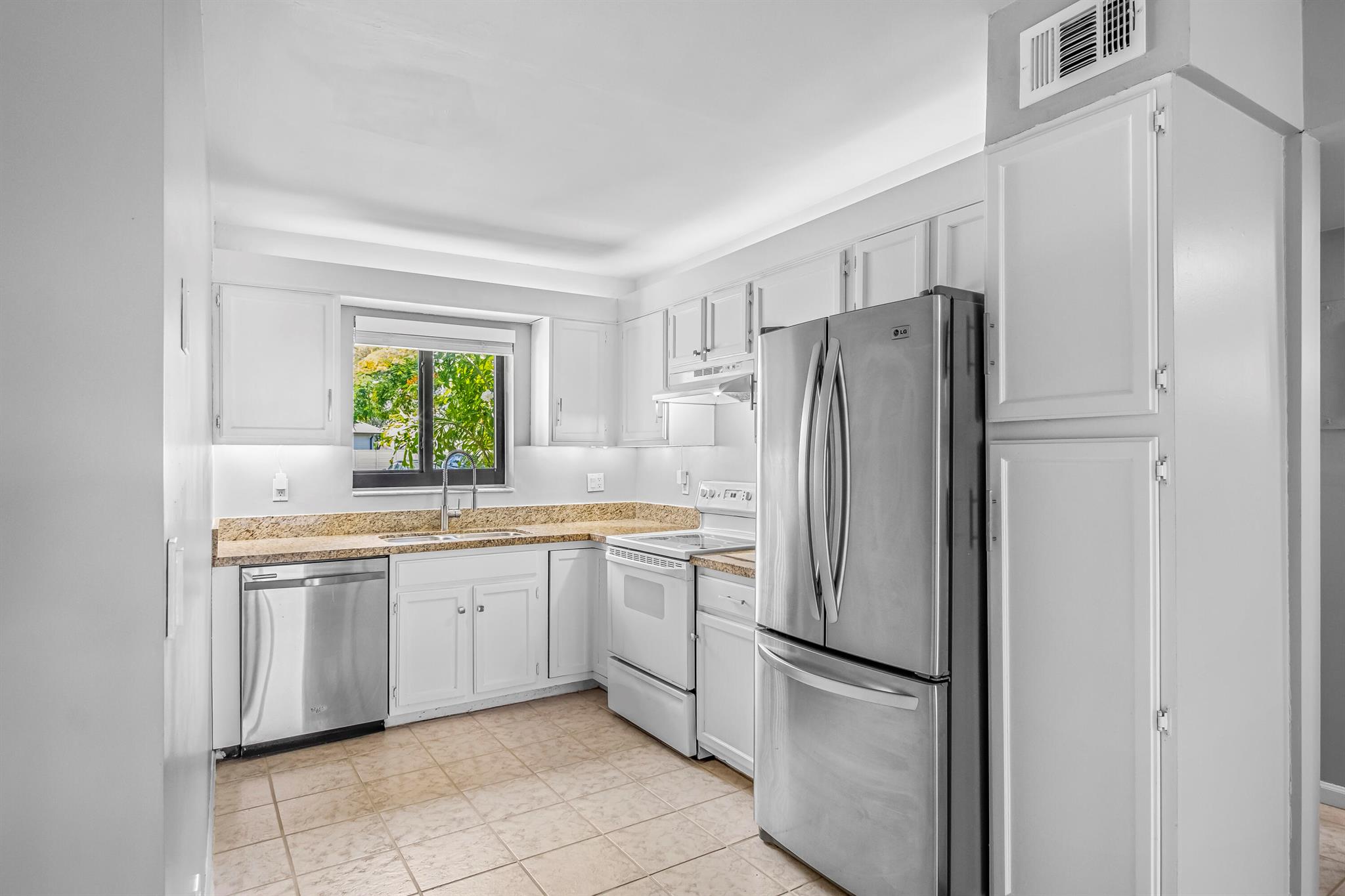 2600 Greenwood Terrace G110, Boca Raton, FL, 33431/$299,000 3 2600 Greenwood Terrace G110