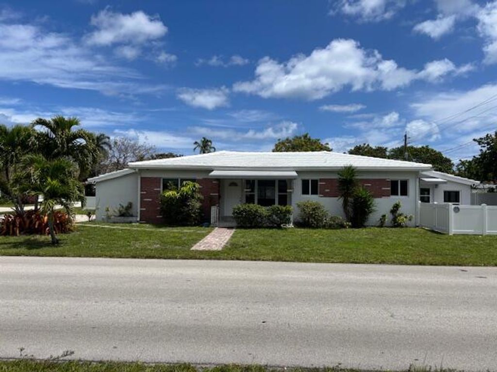Photo of 1107 S 15th Avenue, Hollywood, FL 33020 (MLS # B26019842)