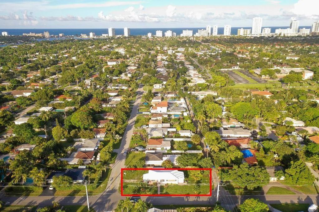 Photo of 1107 S 15th Avenue, Hollywood, FL 33020 (MLS # B26019842)