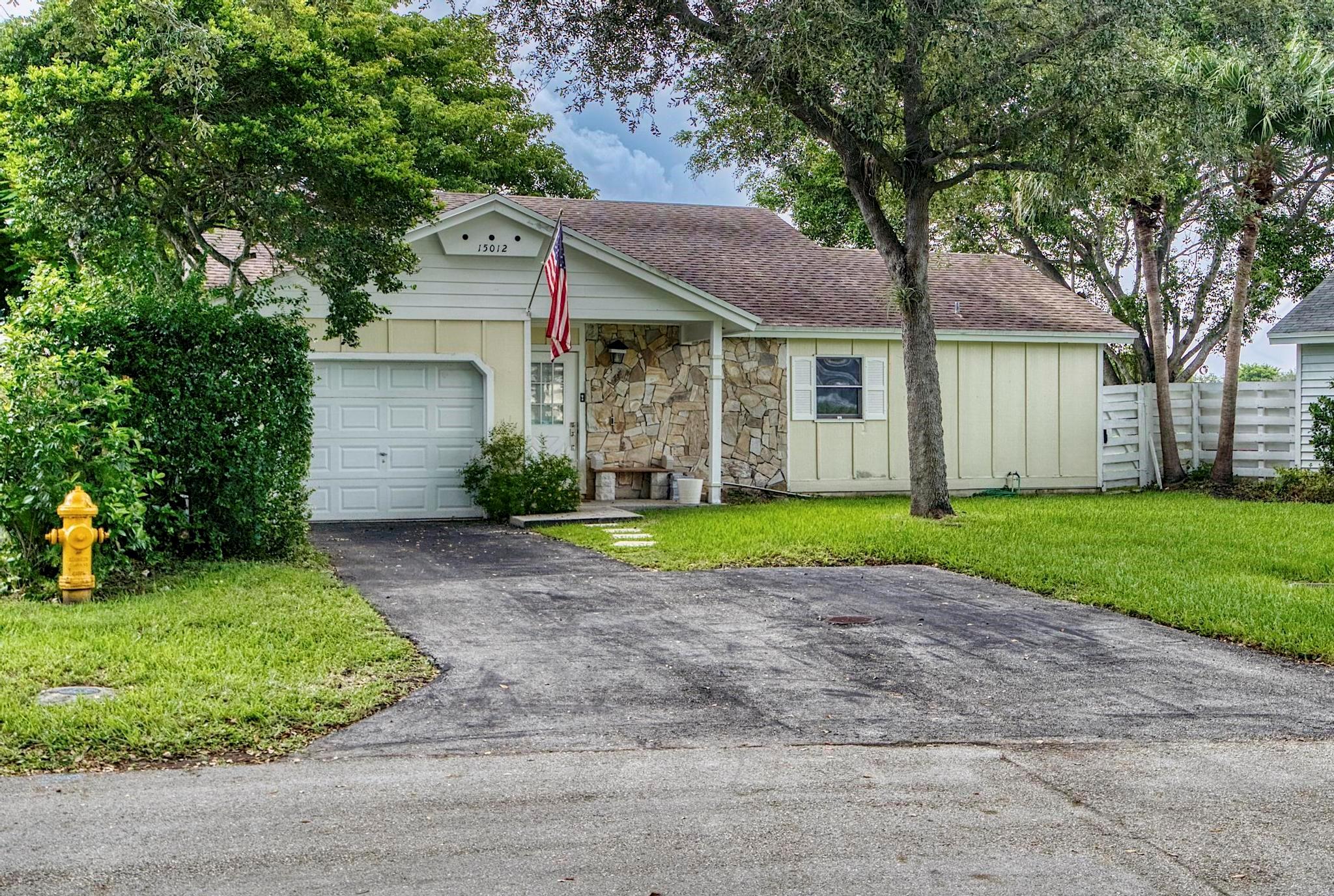 Charming Single Family Home in Country Walk! Cul-de-sac street location in the community, spacious backyard and patio area, generous garden and open green area with no rear neighbors. Well maintained community with two pools, tennis court, clubhouse, basketball courts, playground, walking trails, BBQ area along with a scenic lake that allows catch and release fishing! Association fee includes 24 hour monitored security, lawn service for front of the yard and tree trimming. The community has easy access to highways, shopping, dining and entertainment. This home won't last come and see it before it is gone!! Owner Motivated! Roof age: 8 yrs New.
