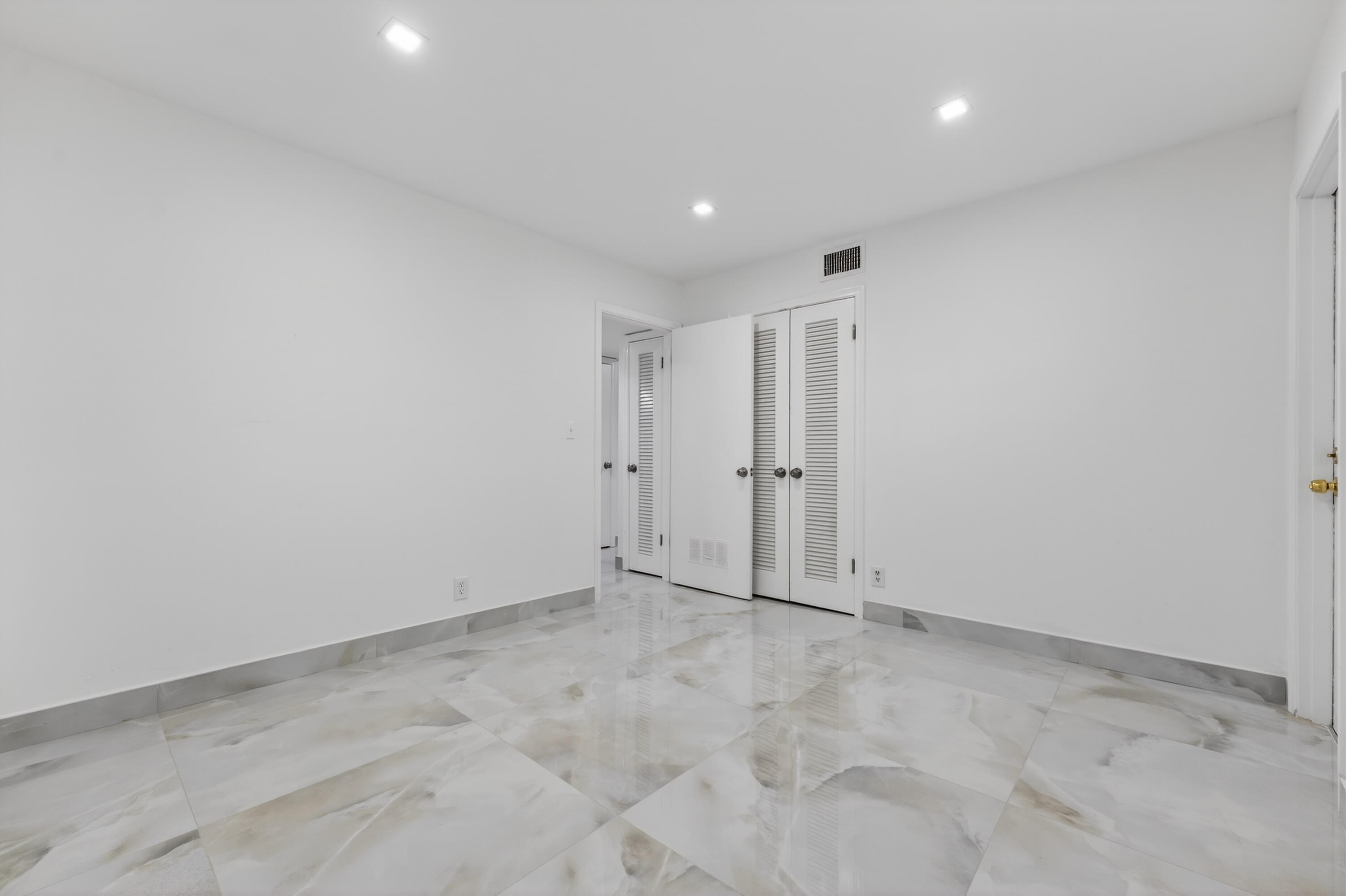 LIGHTHOUSE TERRACE CO-OP - Residential