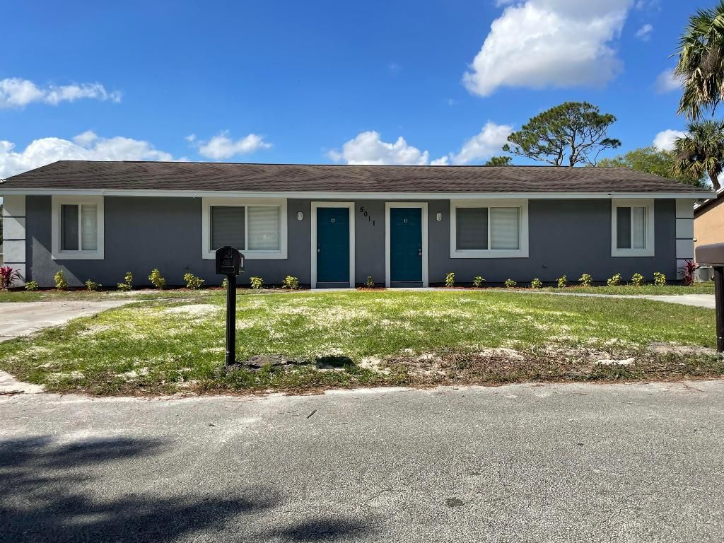 Photo of 5011 Eastwood Drive #B, Fort Pierce, FL 34951 (MLS # R10968663)