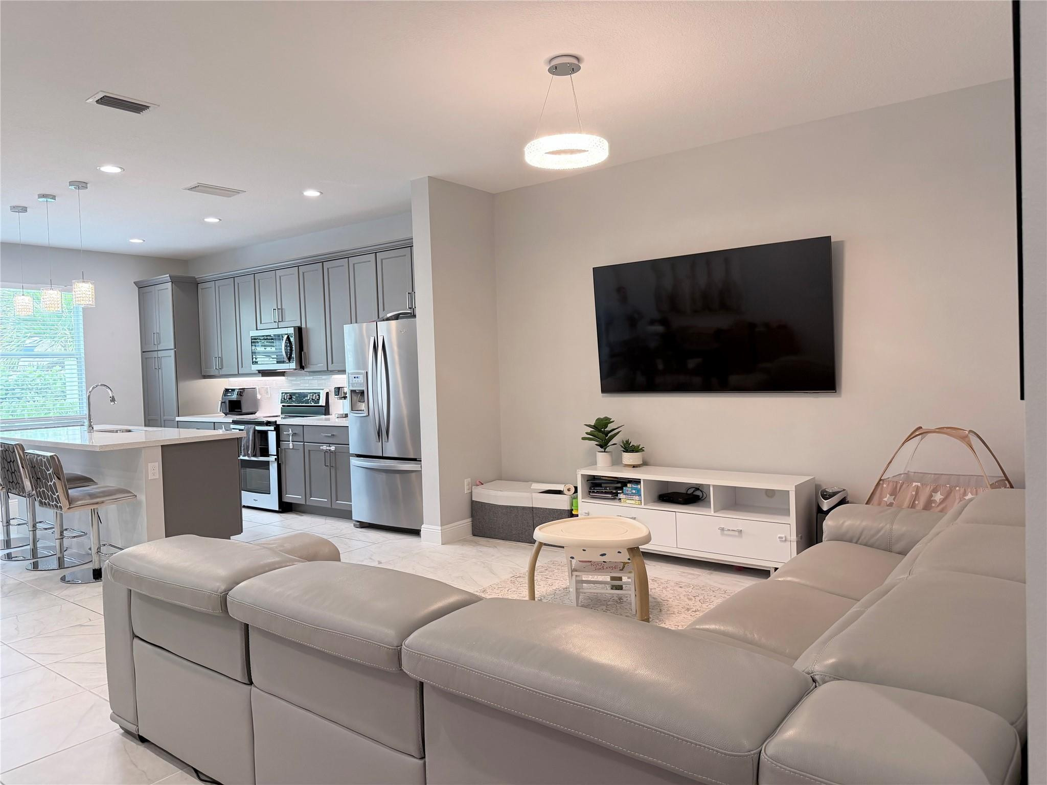 Deerfield Crossing 183-33 - Residential Lease