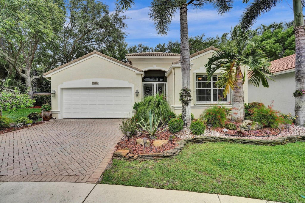 Photo of 12419 Landrum Way, Boynton Beach, FL 33437 (MLS # F10508154)