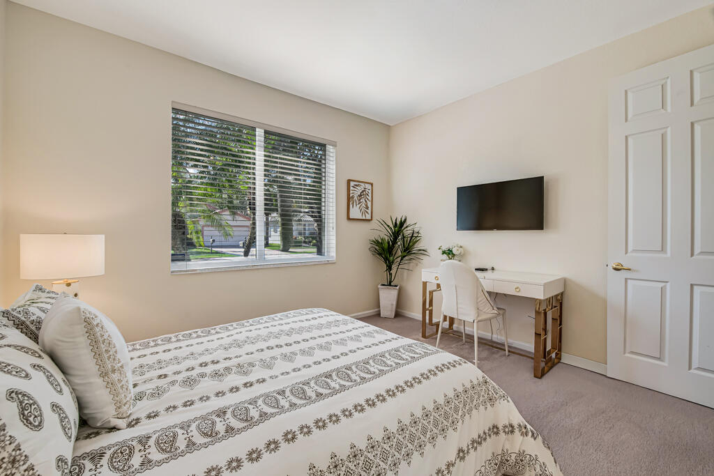 VENETIAN ISLES - Residential