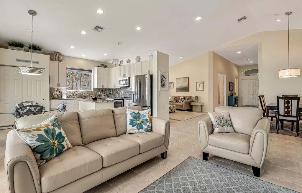 VENETIAN ISLES - Residential