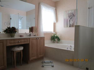 LEXINGTON LAKES - Residential