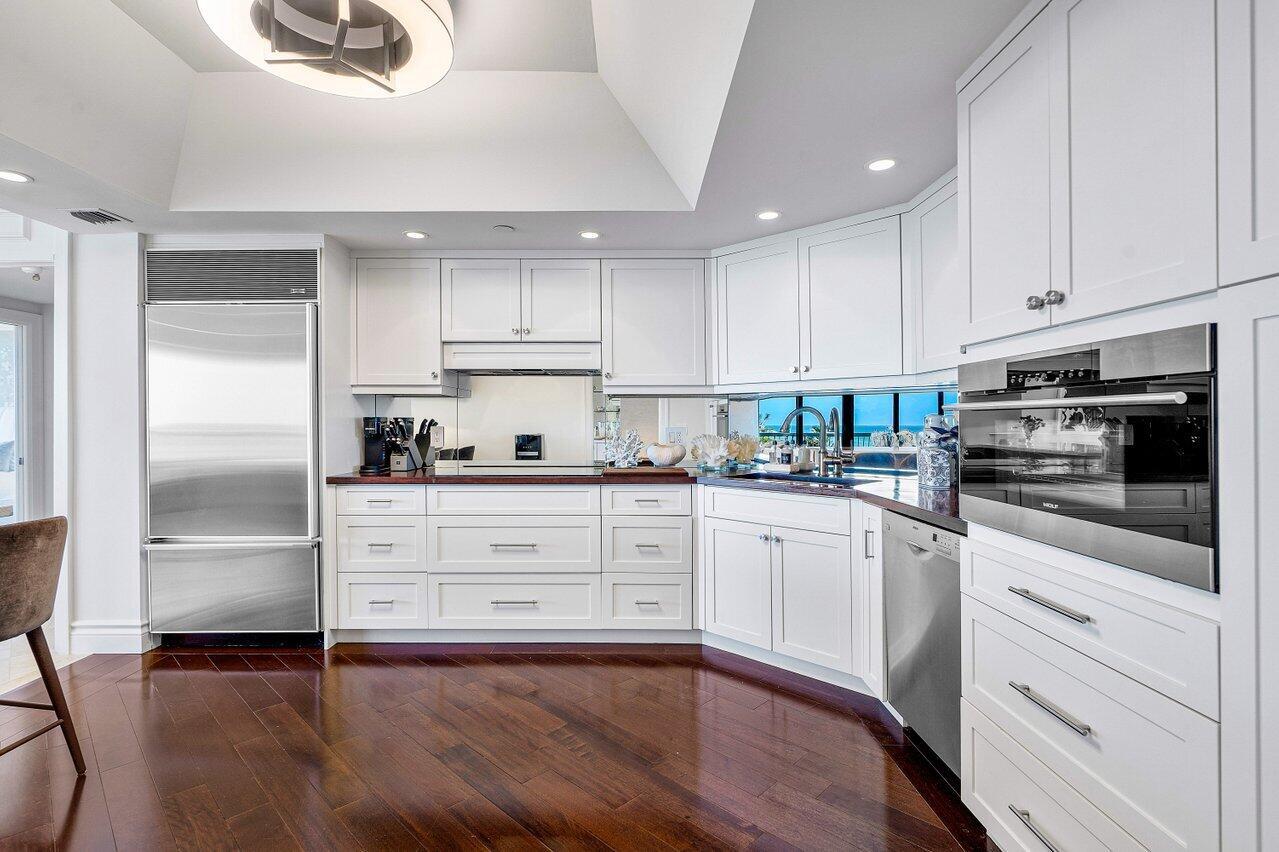 TWENTY ONE HUNDRED CONDO - Residential