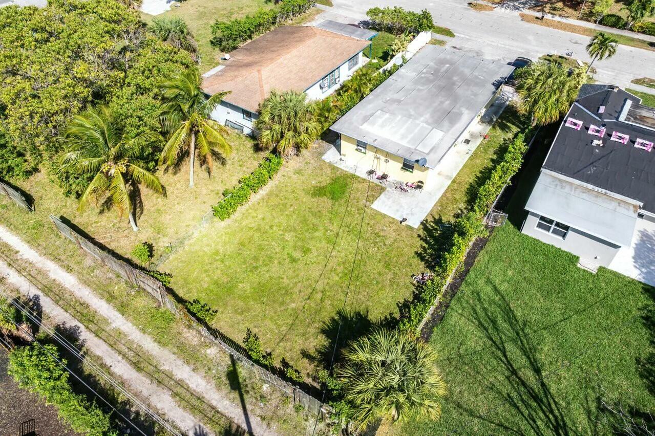 114 SW 9th Avenue