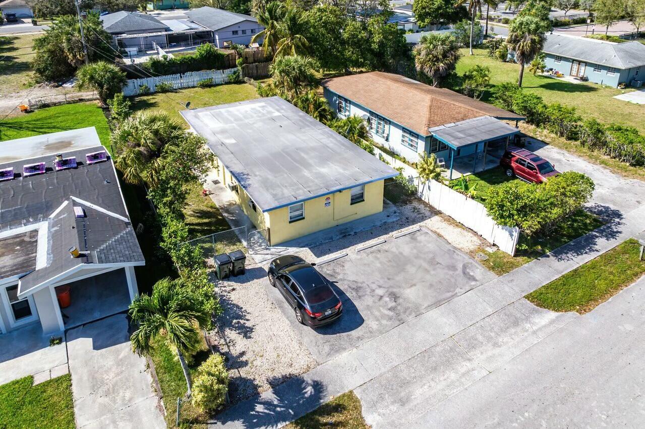 114 SW 9th Avenue