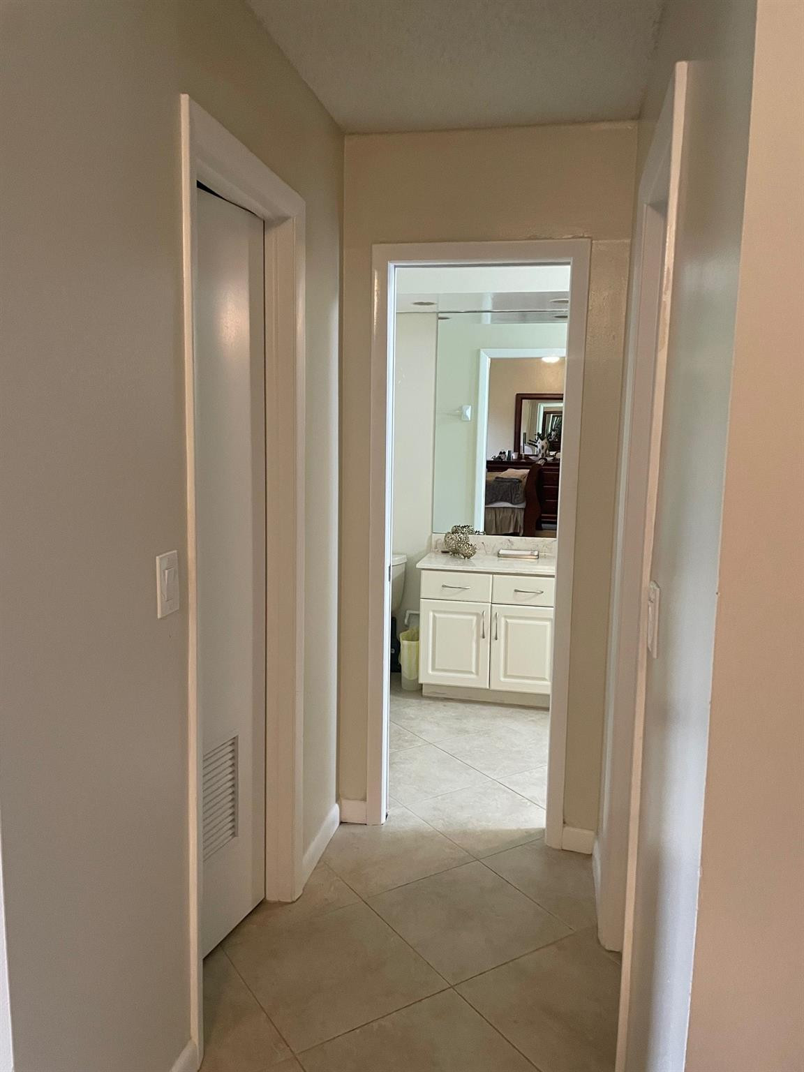 West Glen 128-3 B - Residential