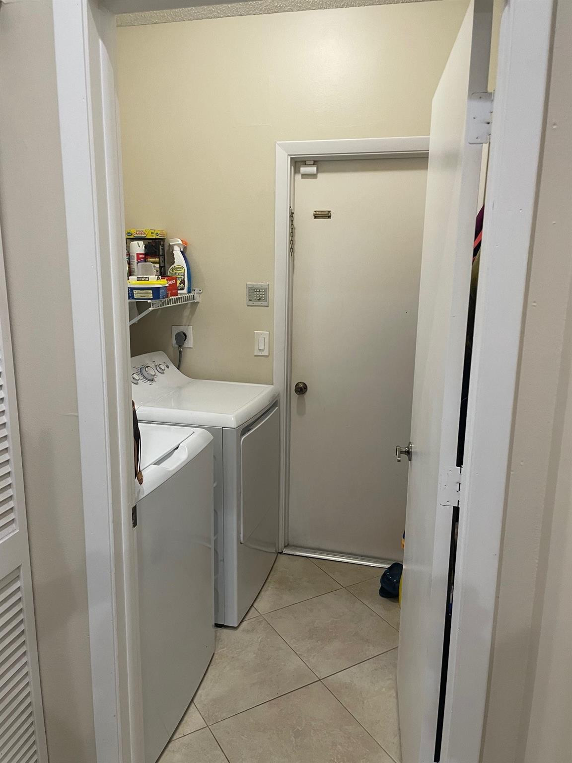 West Glen 128-3 B - Residential