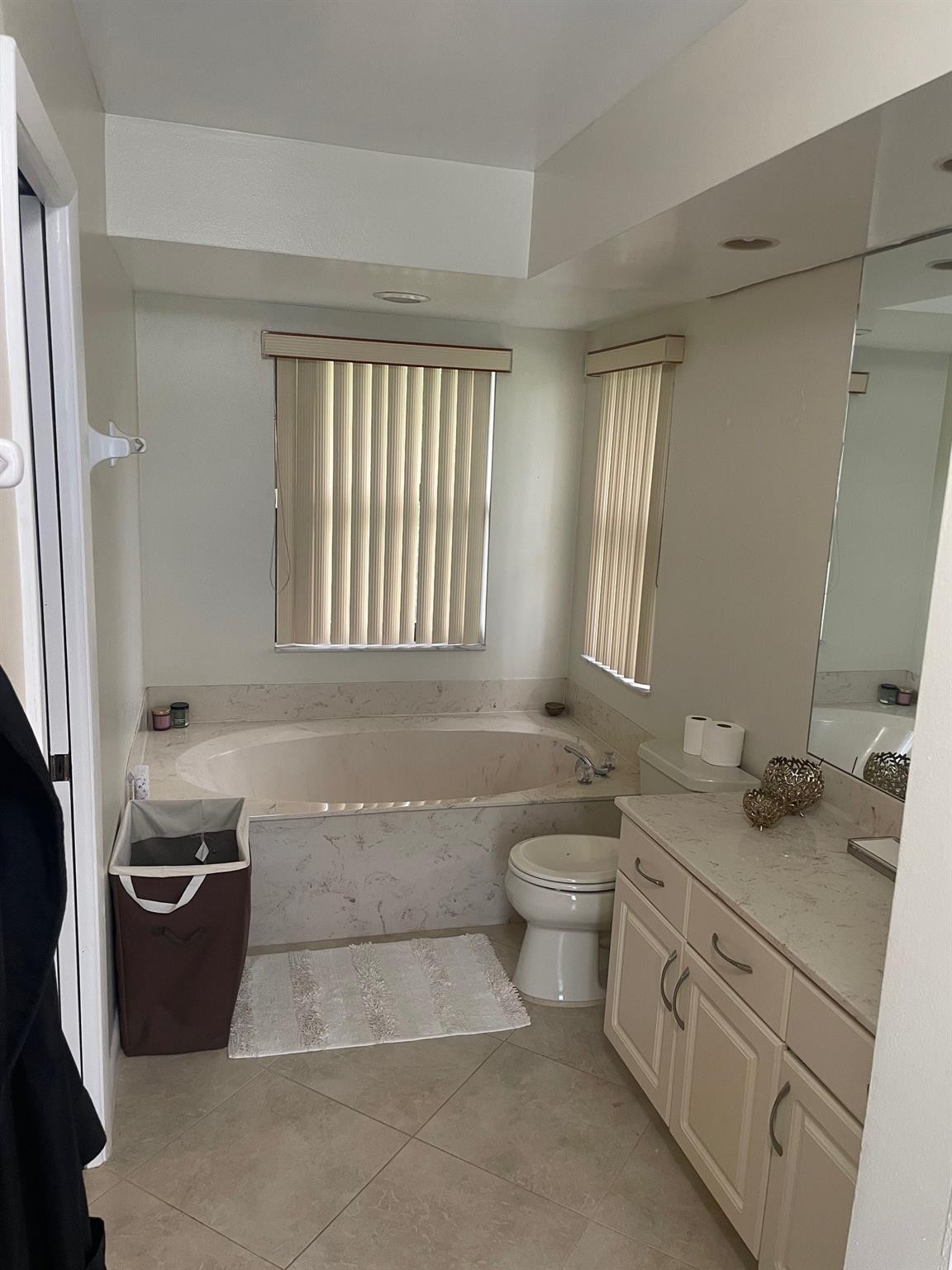 West Glen 128-3 B - Residential