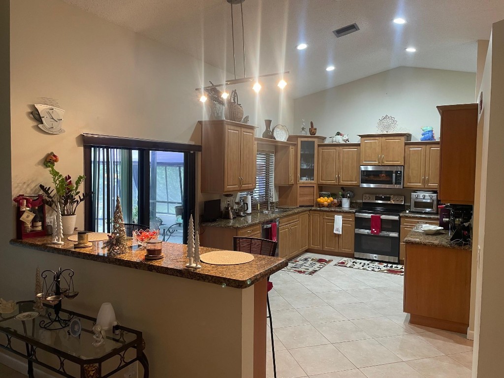 West Glen 128-3 B - Residential