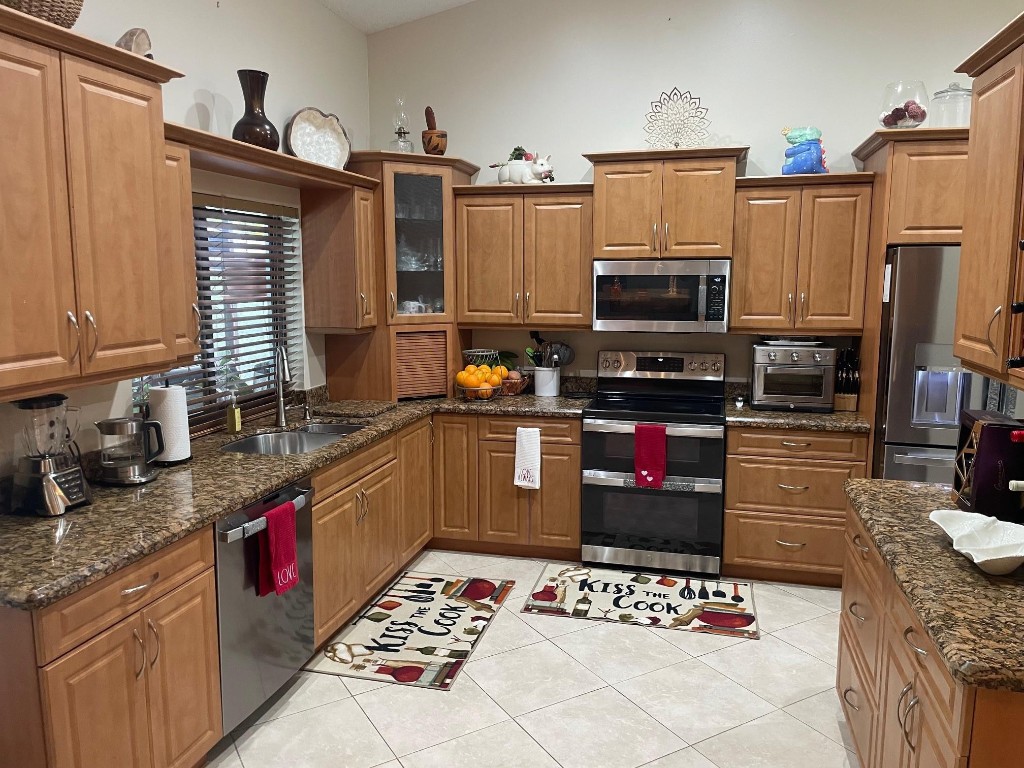 West Glen 128-3 B - Residential