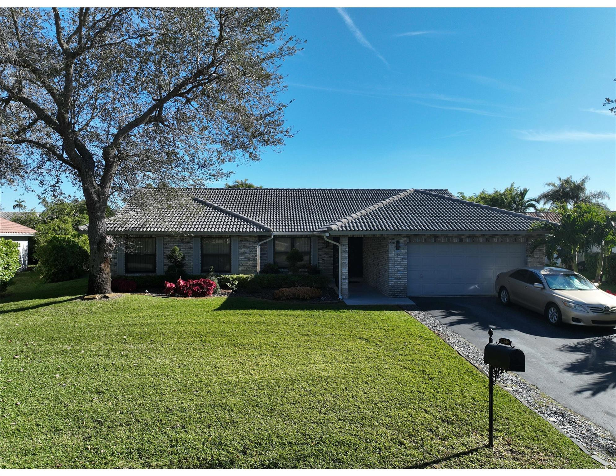 West Glen 128-3 B - Residential