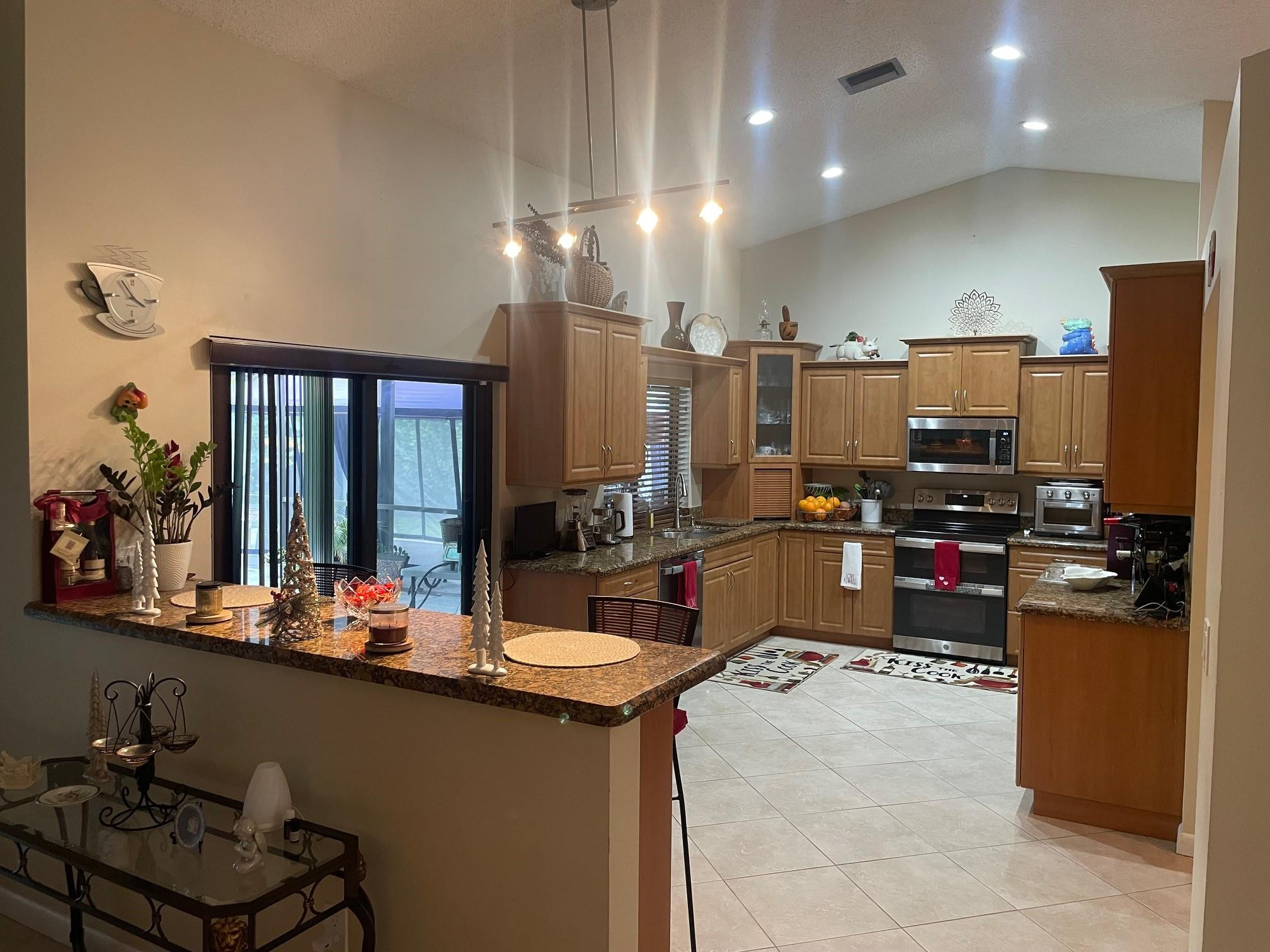 West Glen 128-3 B - Residential