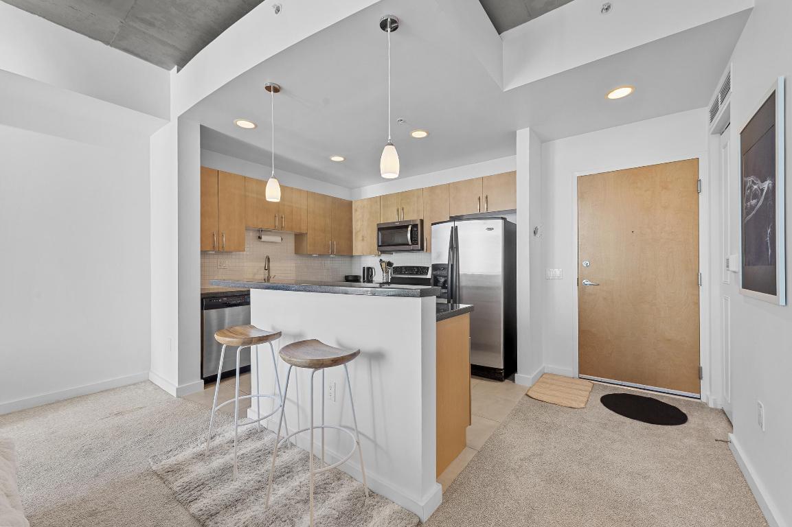 300 S Australian Avenue 1021