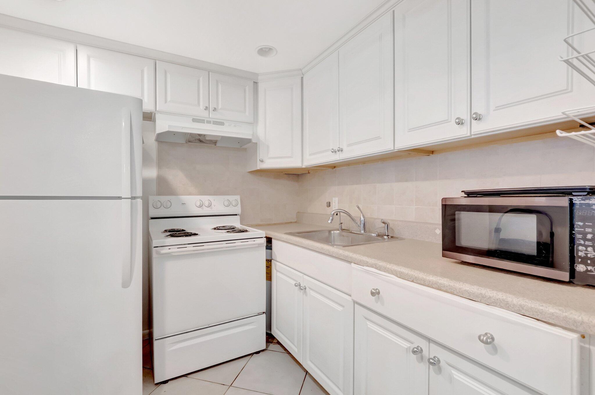 FANSHAW AT CENTURY VILLAG - Residential Lease