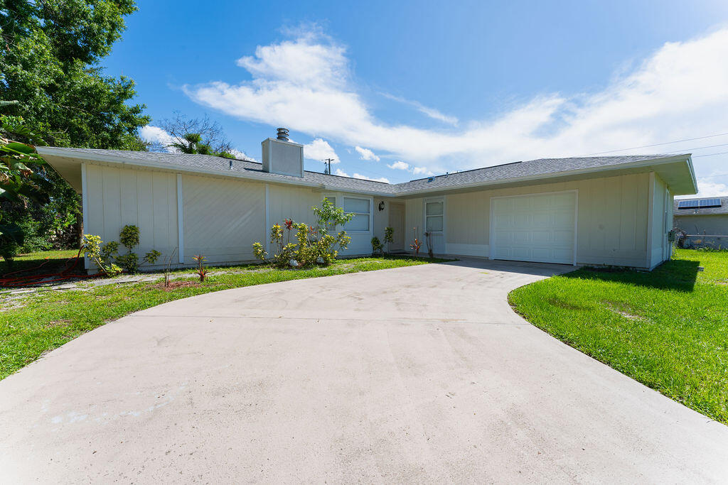 1242 SW Parma Avenue