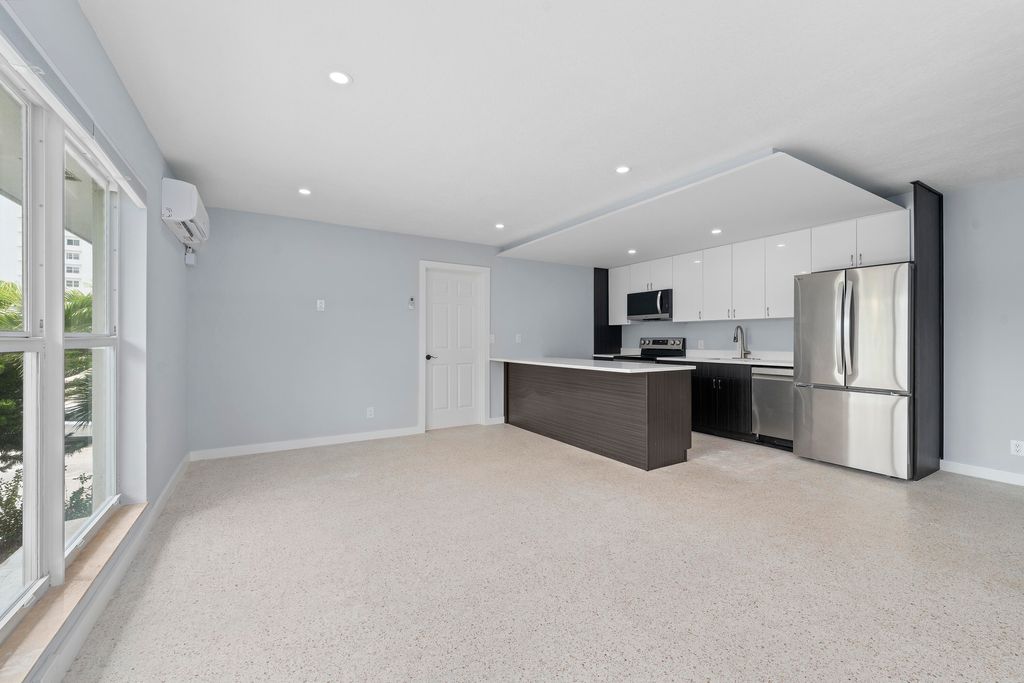 Photo of 3220 NE 7th St #2, Pompano Beach, FL 33062 (MLS # B26006038)