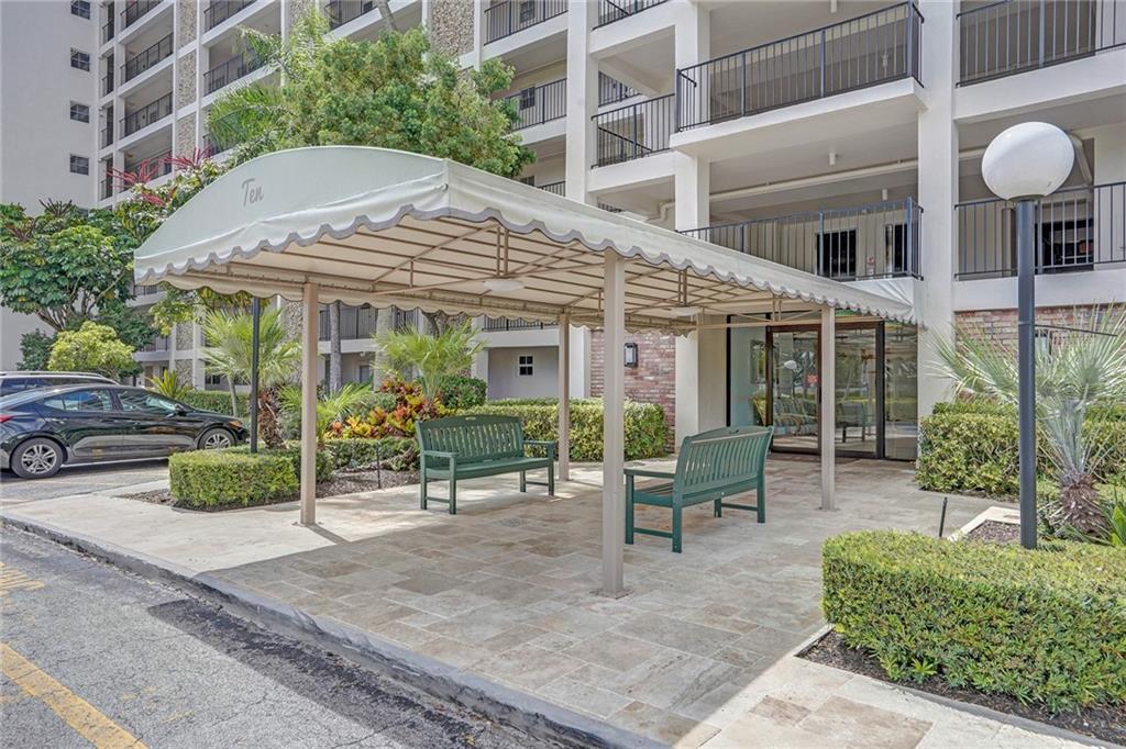 Palm Aire CC Bldg 10 - Residential