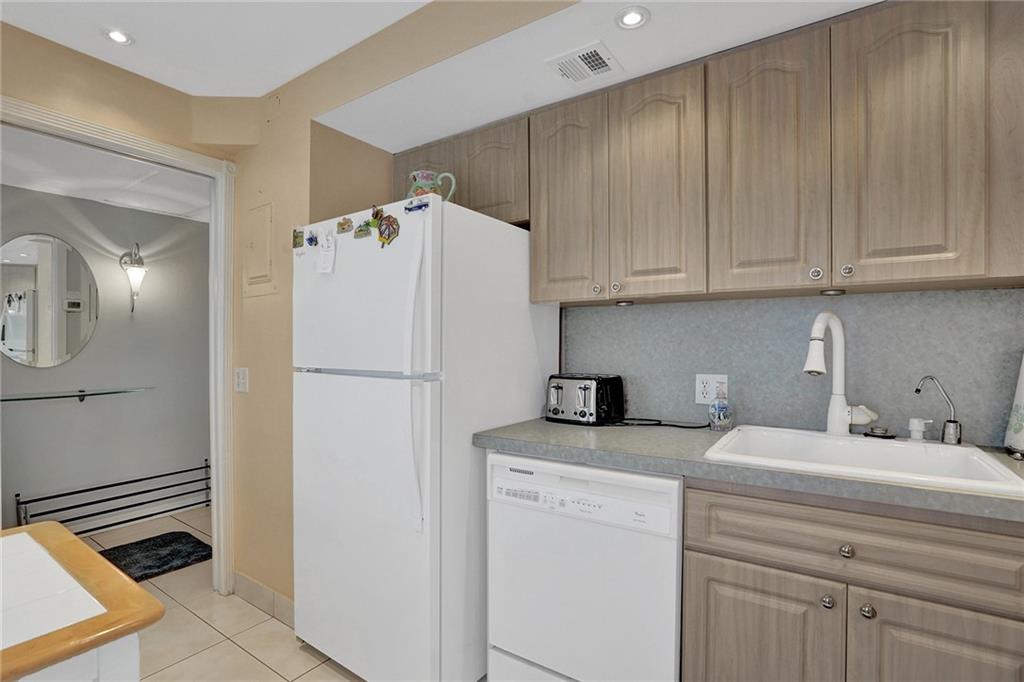 Palm Aire CC Bldg 10 - Residential