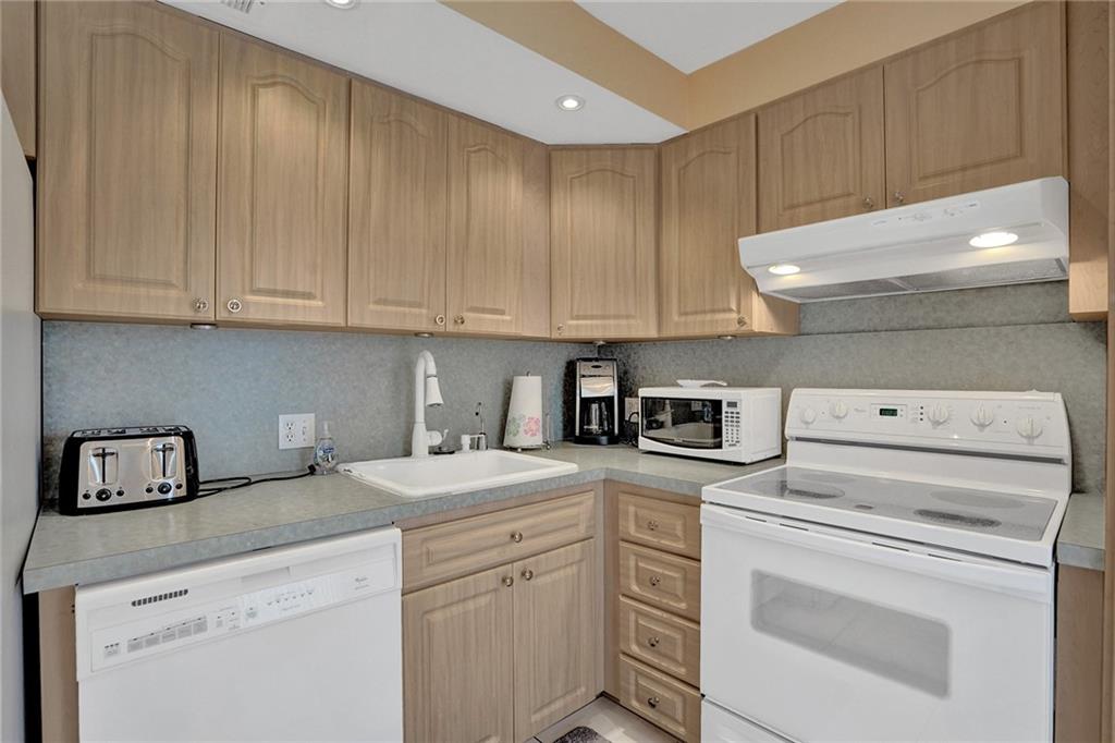 Palm Aire CC Bldg 10 - Residential