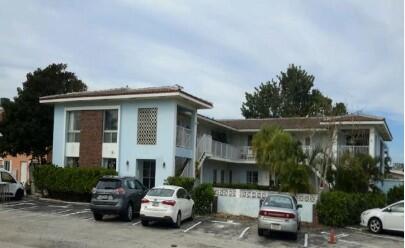 Studio apartment on the second floor (no elevator) available for rent! This Beachy unit features a full kitchen and bathroom, offering ample space for comfortable living. Move-inready with a quick approval process. Enjoy on-site laundry and a prime location within walking distance to Pompano Beach, Publix, Harbor Village, and the fishing pier. Nestled offthe intercoastal in a desirable area, it's perfect for solo professionals embracing the Florida lifestyle. Pets are welcome! Don't miss out--schedule your viewing today and make thiscoastal retreat your new home!