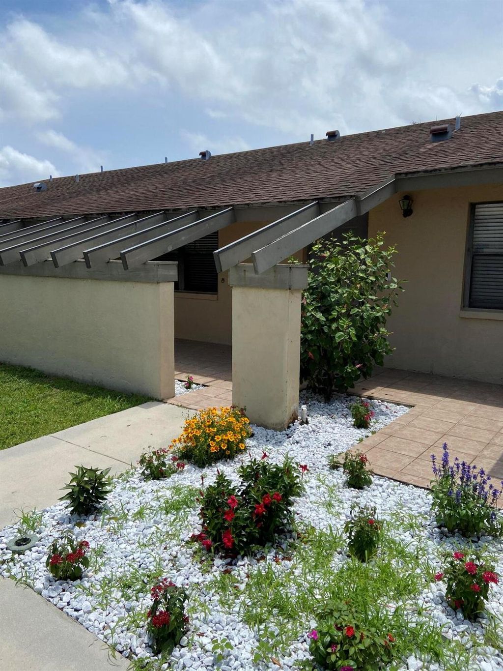 Photo of 3000 SW 21st Terrace #321b, Delray Beach, FL 33445 (MLS # R11065481)