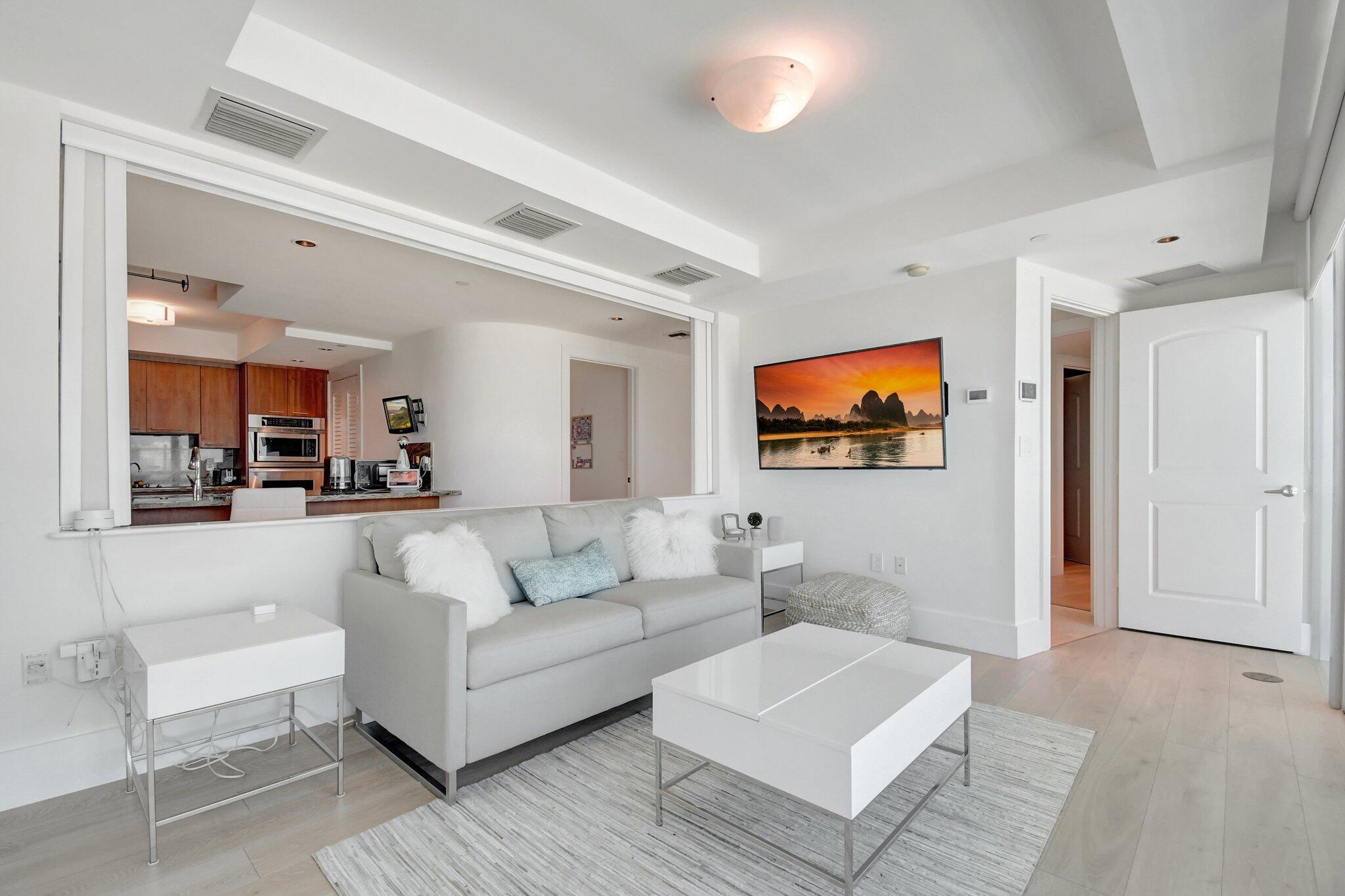 1200 Holiday Drive 1001