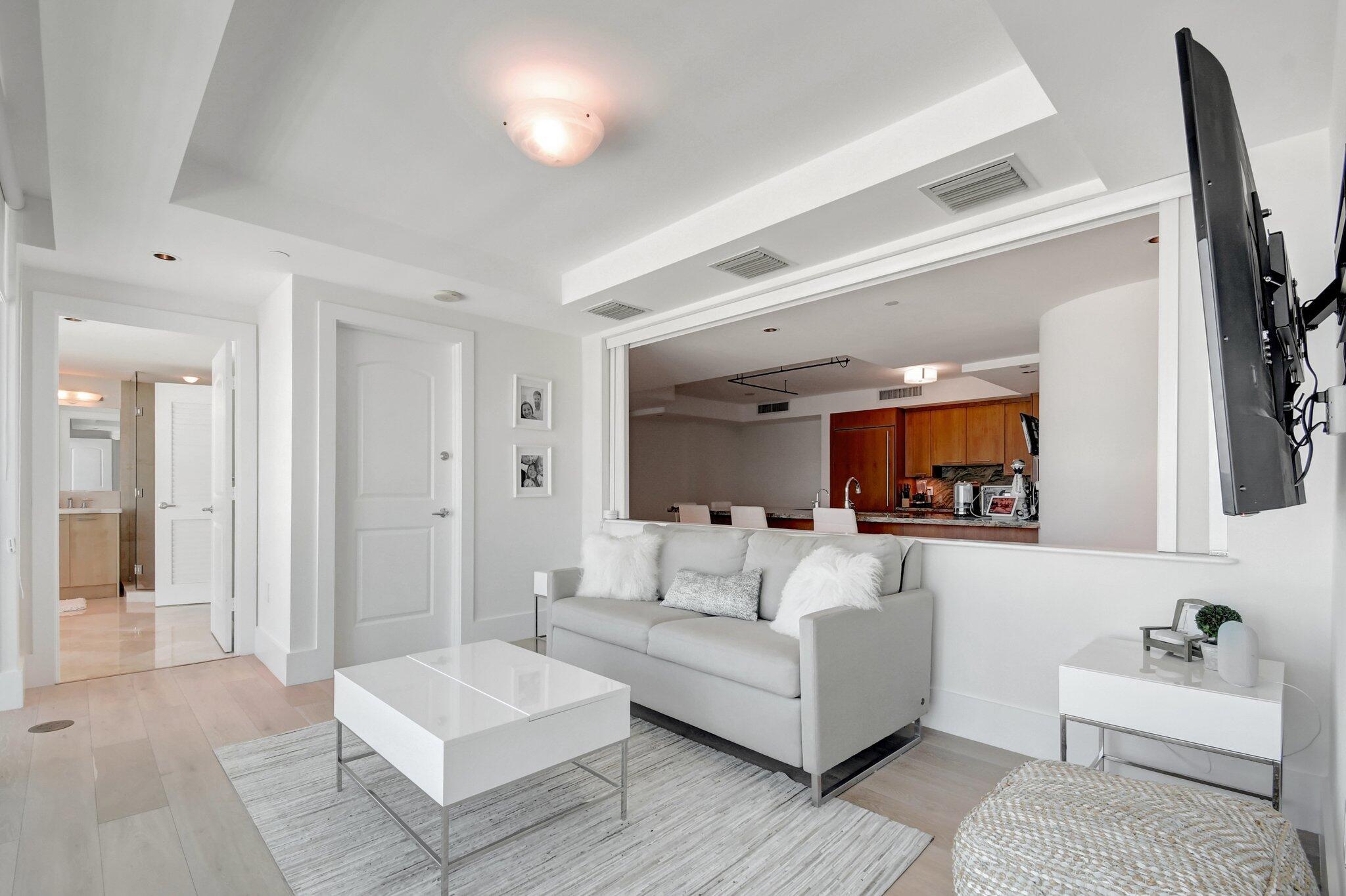 1200 Holiday Drive 1001